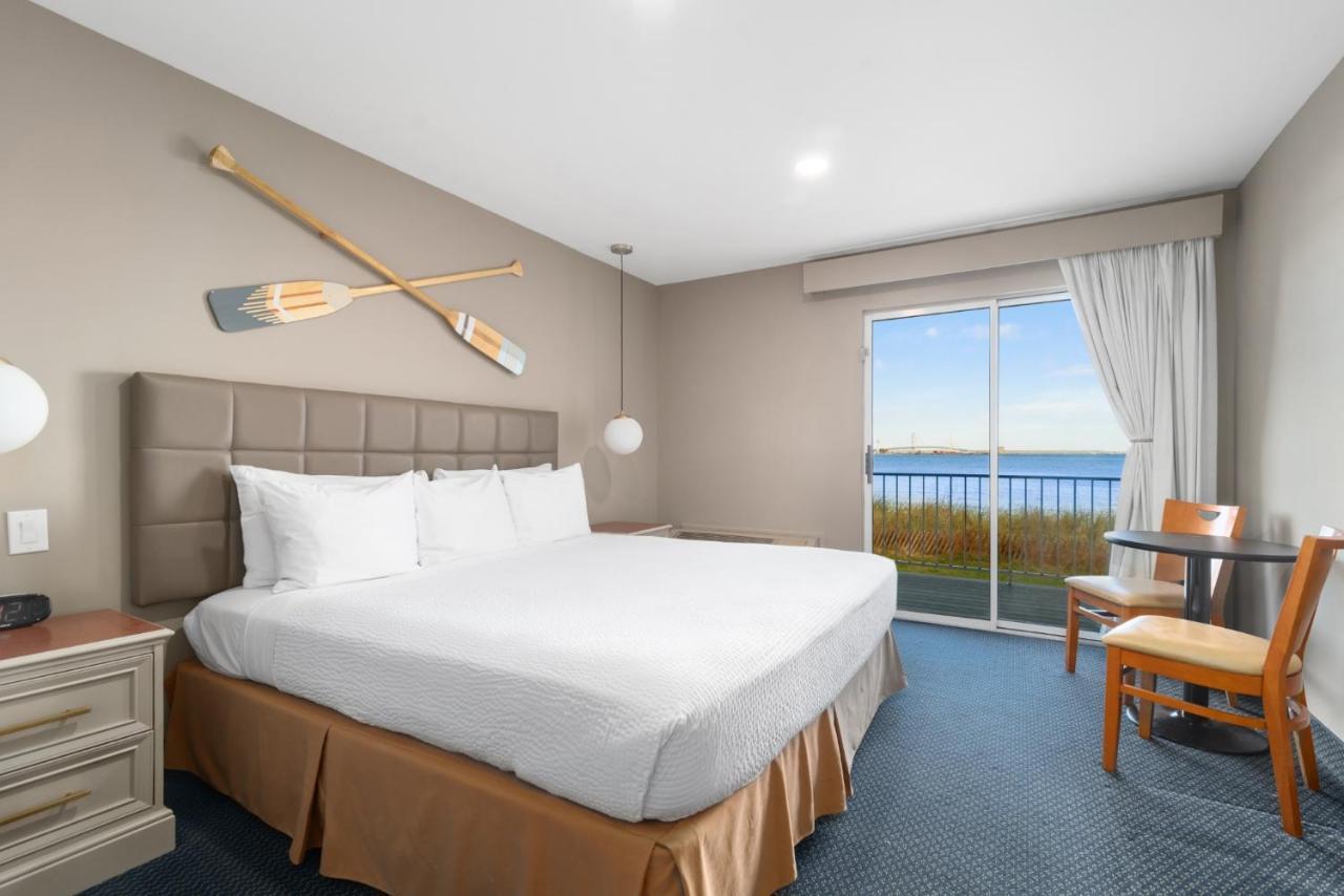 Clearwater Lakeshore Motel マッキノー・シティ エクステリア 写真