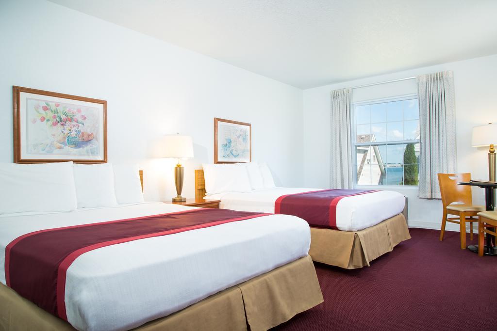 Clearwater Lakeshore Motel マッキノー・シティ 部屋 写真